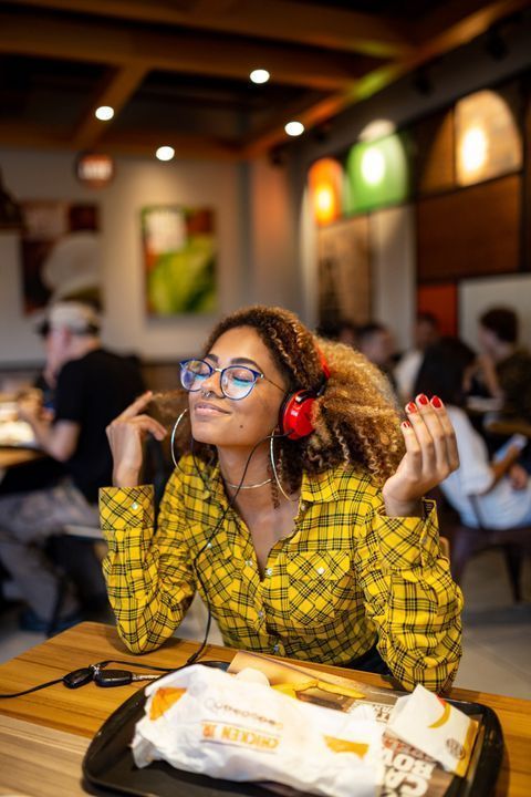 women-framed-eyeglasses